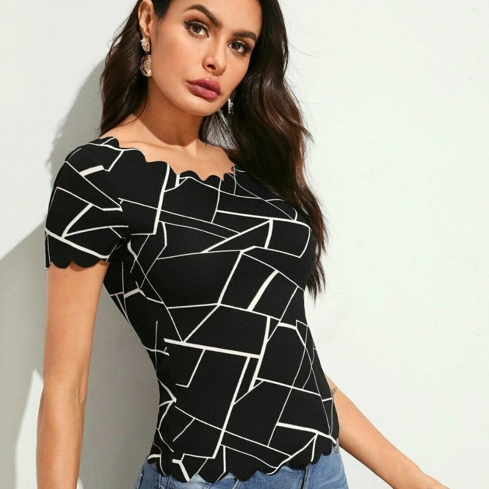 NWOT Womens  Geometric Print Shirt RUFFLES BLACK - Picture 3 of 5